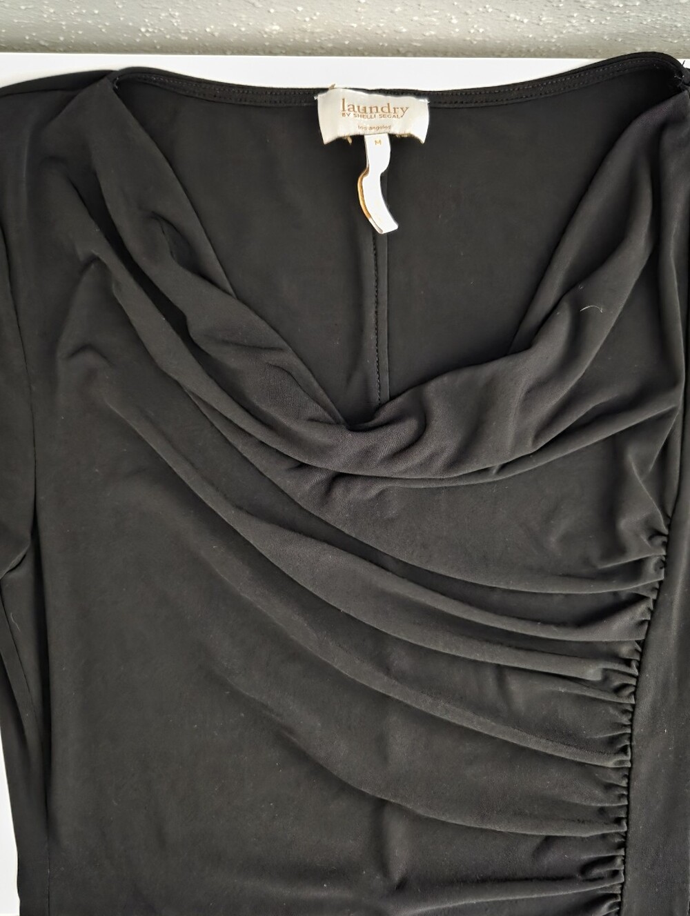 Size M Ruched Top - Picture 3 of 5
